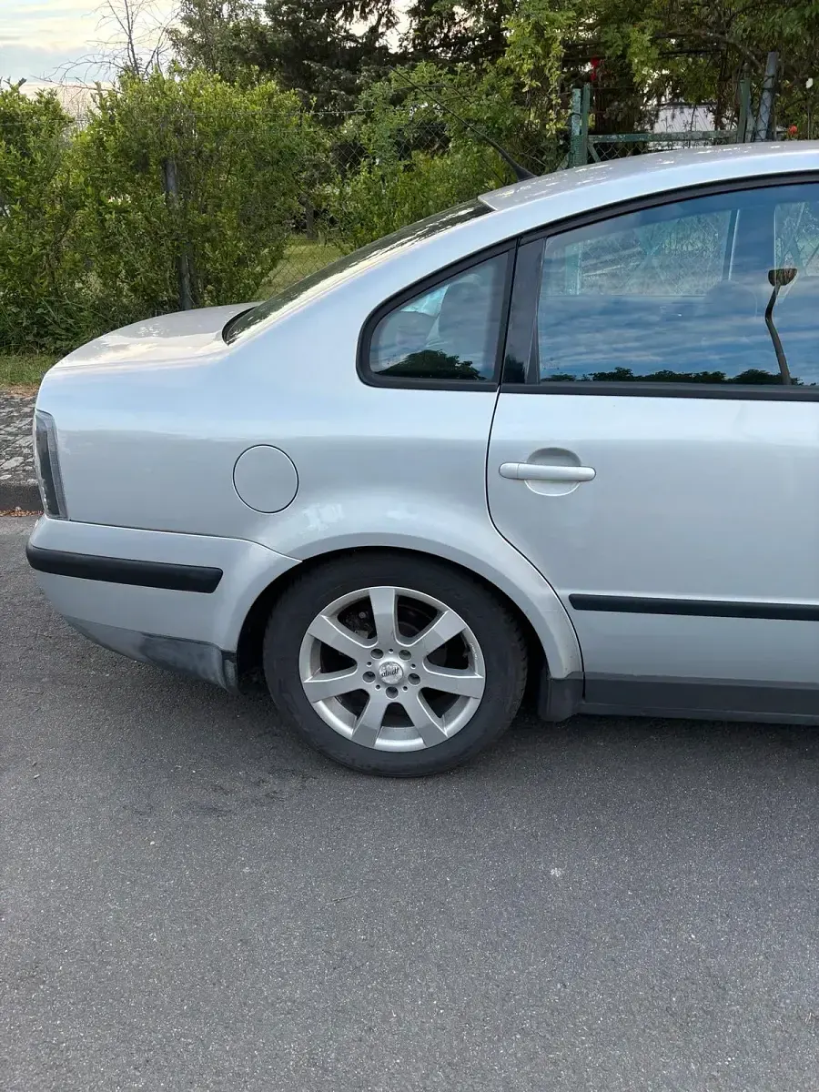Gebraucht VW Passat Basis 101 PS (74 kW) 1998 Silber Limousine