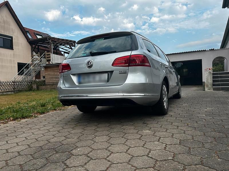 Gebraucht VW Passat 140 PS (102 kW) 2011 Silber Kombi