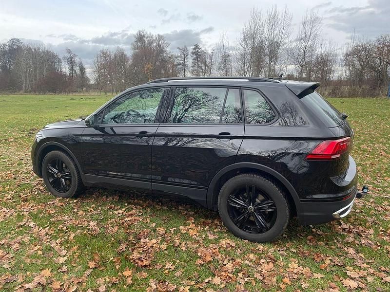 Schwarz Gebraucht 2023 VW Tiguan Sport SUV | 32.900 € (Fairer Preis) - Bild 1/4