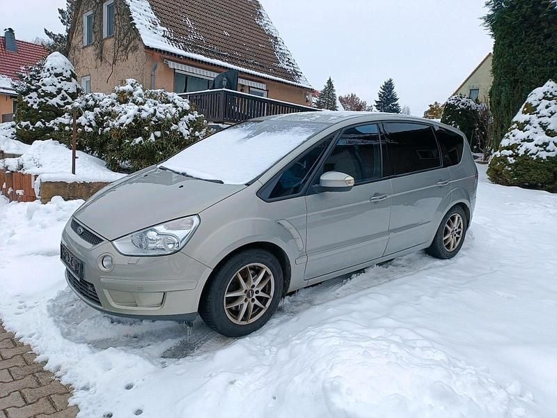 Andere farben Gebraucht 2009 Ford S-MAX Van / Kleinbus | 2.900 € (Superpreis) - Bild 1/4