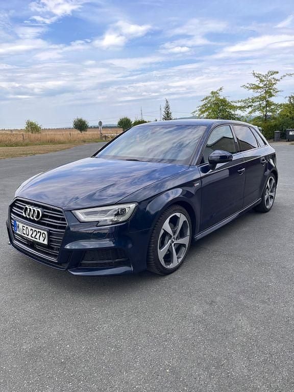 Blau Gebraucht 2016 Audi A3 Sport Limousine | 19.750 € (Etwas zu teuer) - Bild 1/4