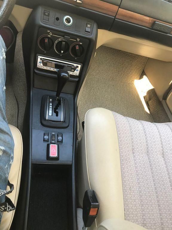 Gebraucht Mercedes E280 177 PS (130 kW) 1976 Grün Limousine