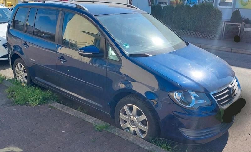 Blau Gebraucht 2010 VW Touran Freestyle Van / Kleinbus | 3.900 € (Guter Preis) - Bild 1/4
