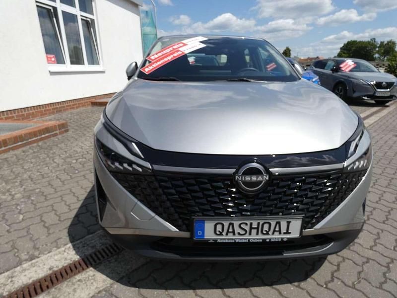 Silver (m) Gebraucht 2024 Nissan Qashqai Acenta SUV | 27.980 € (Etwas zu teuer) - Bild 1/4
