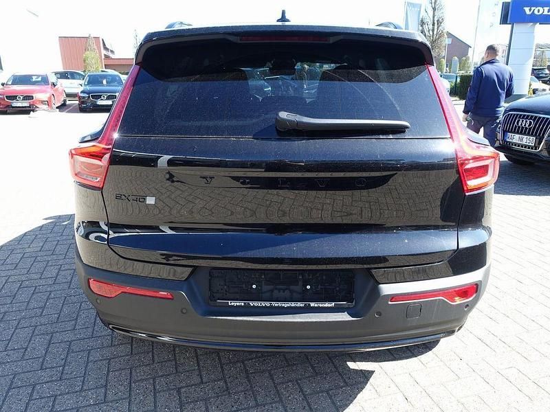 Neu Volvo EX40 185 kW (252 PS) 2026 Schwarz SUV