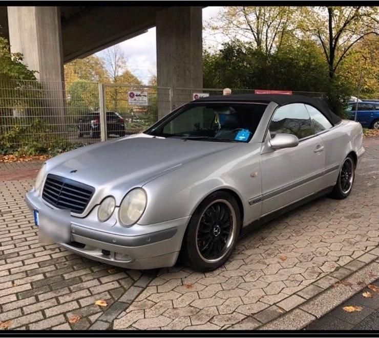 Silber Gebraucht 1998 Mercedes CLK230 Cabrio | 2.200 € - Bild 1/4