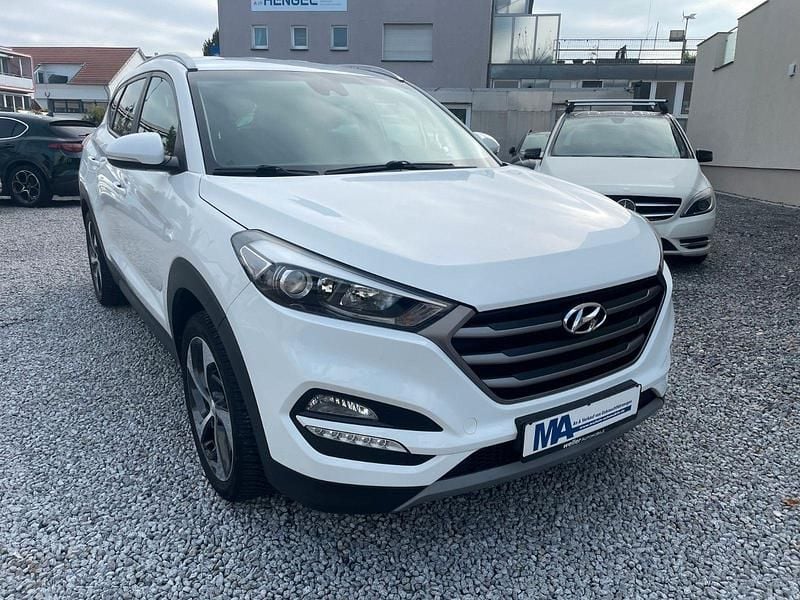 Weiß Gebraucht 2017 Hyundai Tucson Advantage SUV | 13.900 € (Guter Preis) - Bild 1/4
