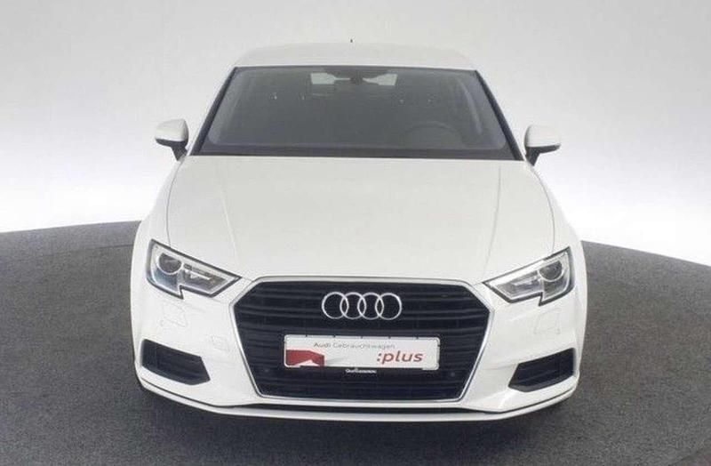 Weiß Gebraucht 2019 Audi A3 Basis Limousine | 19.600 € (Guter Preis) - Bild 1/4