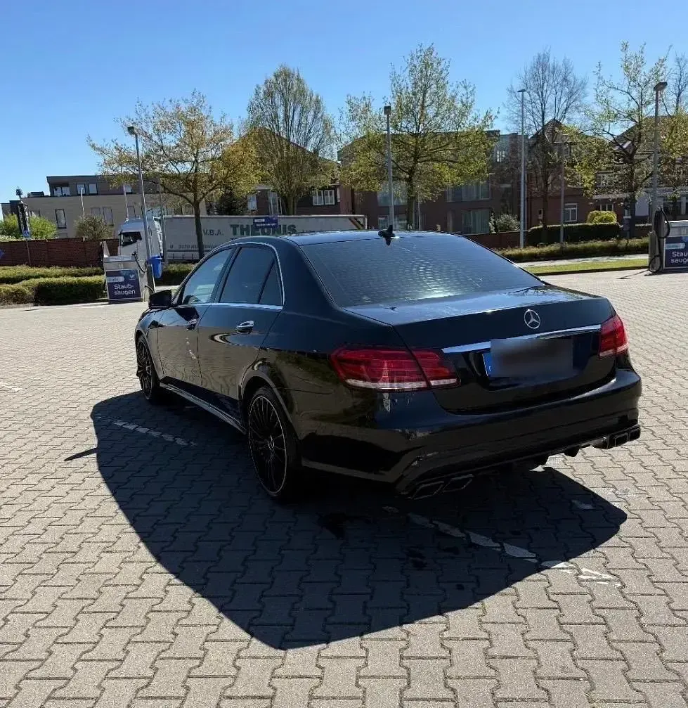 Gebraucht Mercedes E200 136 PS (100 kW) 2015 Schwarz Limousine