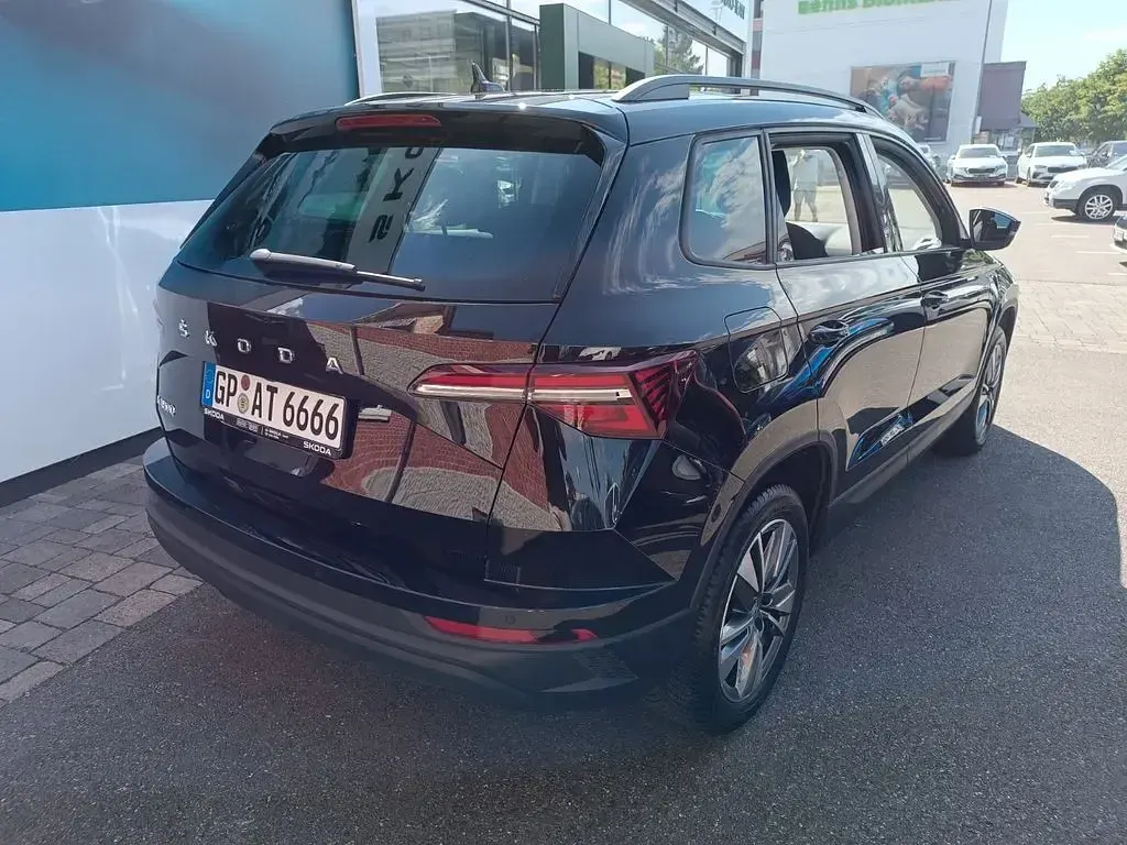 Gebraucht Skoda Karoq Tour 110 PS (80 kW) 2023 Schwarz SUV