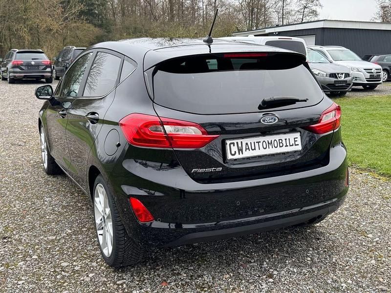 Gebraucht Ford Fiesta Titanium 125 PS (91 kW) 2017 Schwarz Limousine