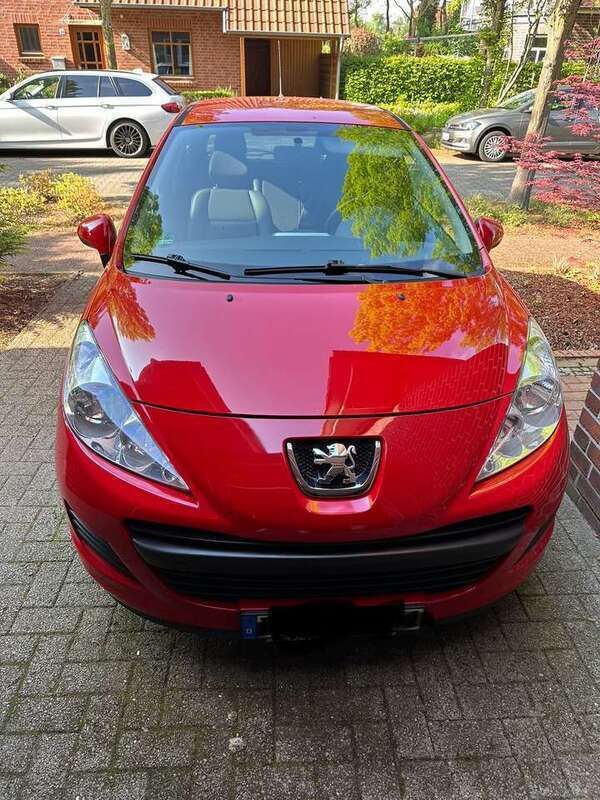 Rot Gebraucht 2010 Peugeot 207 Tendance Kleinwagen | 2.300 € (Fairer Preis) - Bild 1/4