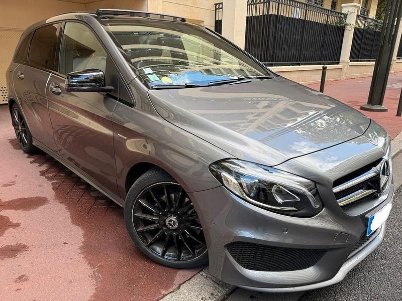 Grau Gebraucht 2018 Mercedes B200 Edition Van / Kleinbus | 17.900 € (Fairer Preis) - Bild 1/4