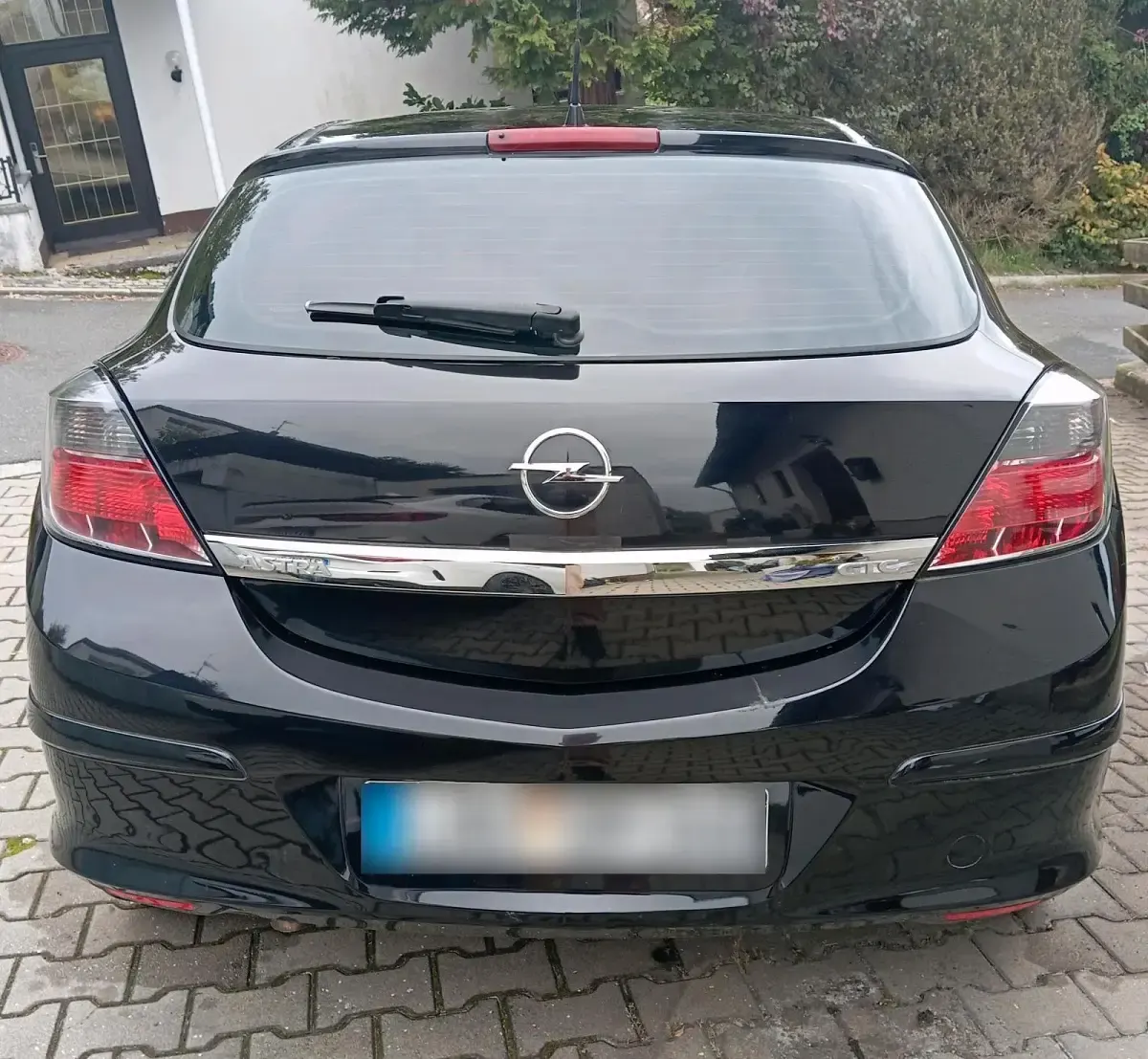 Gebraucht Opel Astra GTC Edition 115 PS (84 kW) 2009 Schwarz Limousine