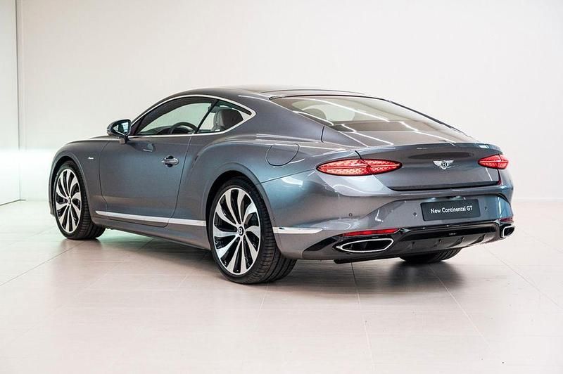 Neu Bentley Continental 680 PS (500 kW) 2025 Grau