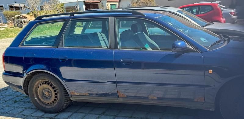 Gebraucht Audi A4 125 PS (91 kW) 1998 Blau Kombi