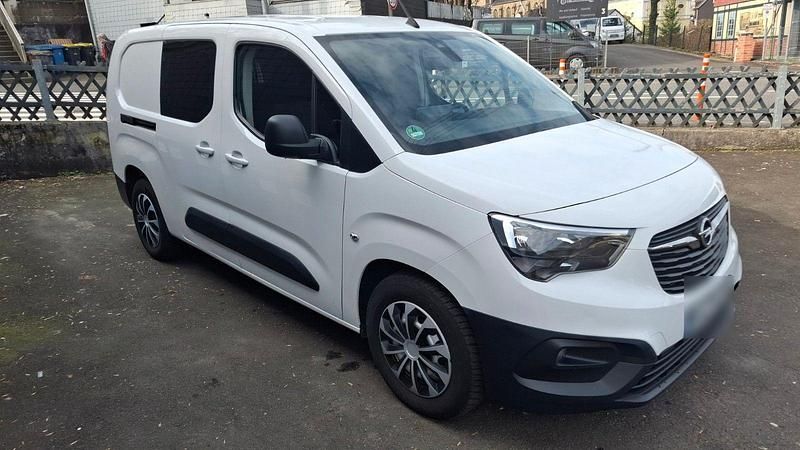 Gebraucht Opel Combo 131 PS (96 kW) 2021 Weiß Van / Kleinbus