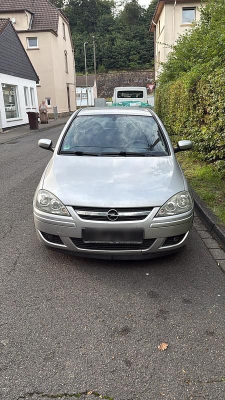 Silber Gebraucht 2005 Opel Corsa Kleinwagen | 650 € (Guter Preis) - Bild 1/4