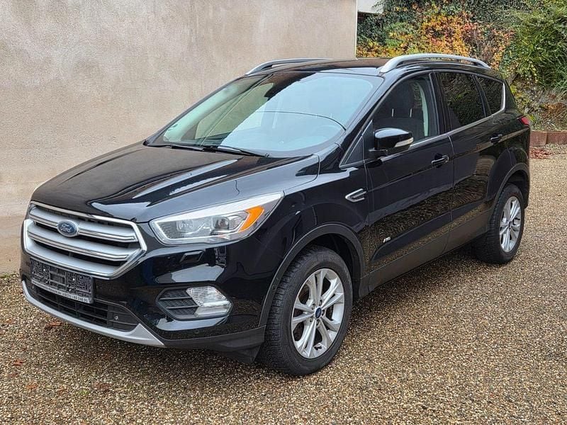 Schwarz Gebraucht 2017 Ford Kuga Titanium SUV | 13.499 € (Guter Preis) - Bild 1/4