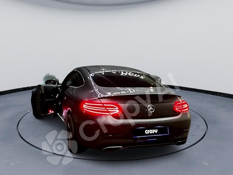 Grau Gebraucht 2015 Mercedes 200 Coupé | 19.500 € - Bild 1/3