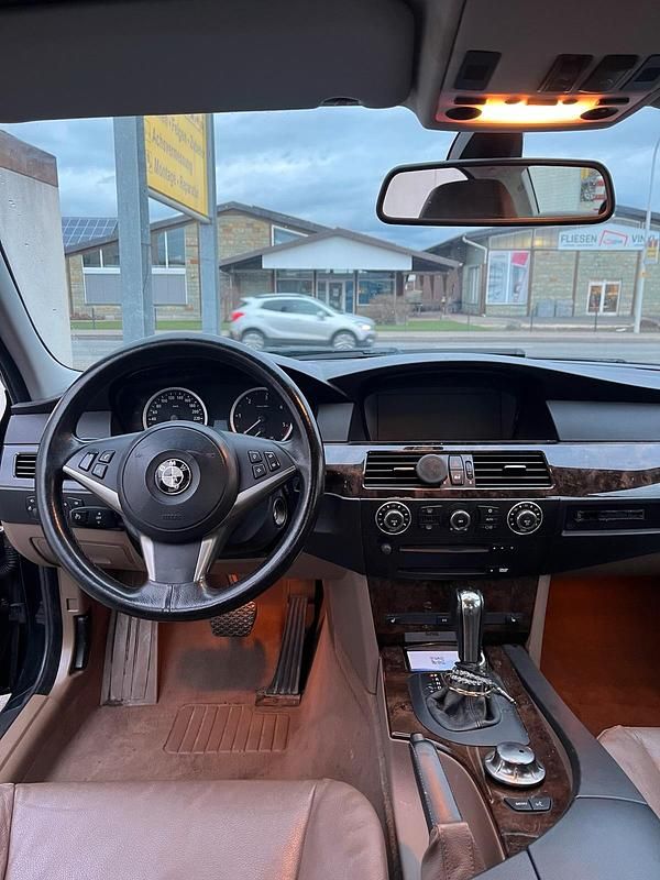 Schwarz Gebraucht 2005 BMW 530 Limousine | 2.900 € (Superpreis) - Bild 1/4