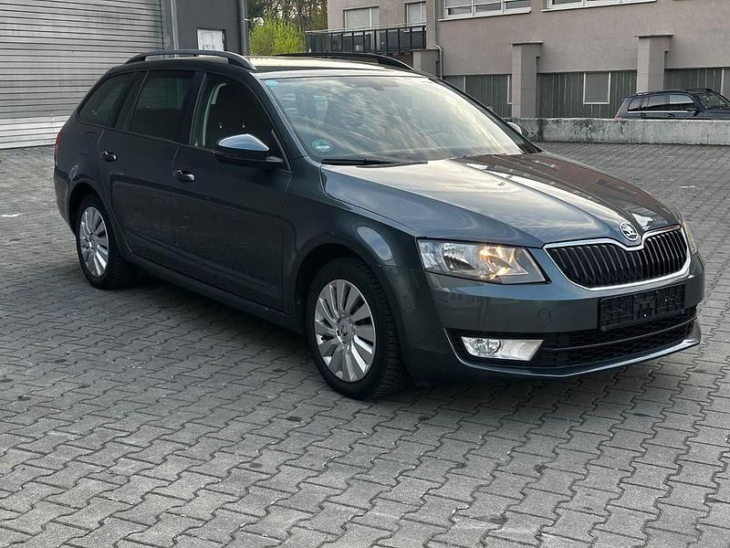 Gebraucht Skoda Octavia Ambition 150 PS (110 kW) 2016 Grau Kleinwagen