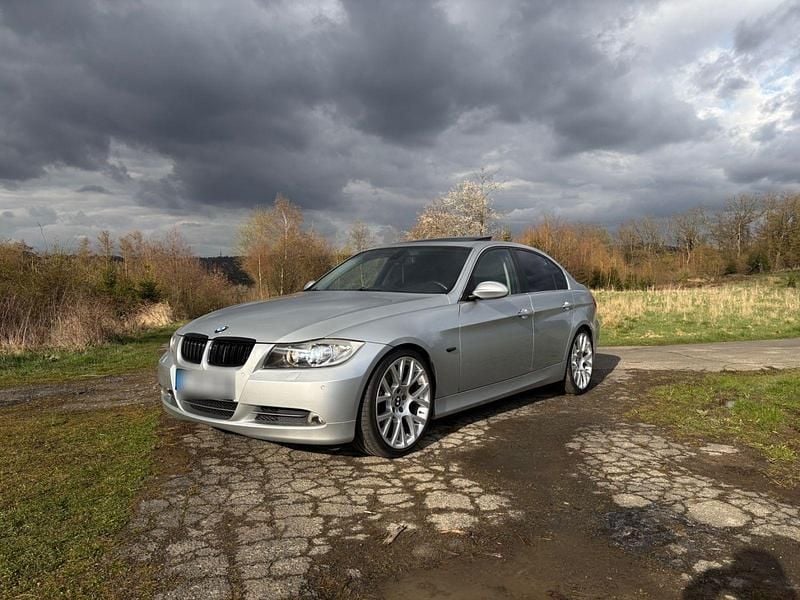 Gebraucht BMW 330 Performance 258 PS (189 kW) 2005 Silber Limousine