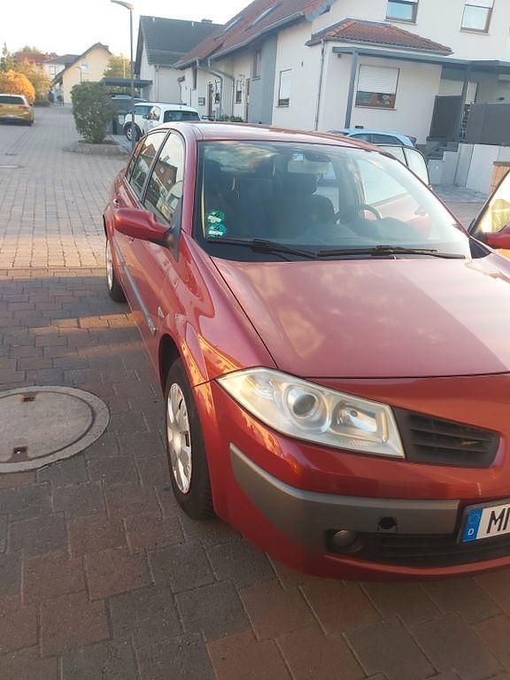 Rot Gebraucht 2006 Renault Mégane II Expression Limousine | 1.100 € (Guter Preis) - Bild 1/4