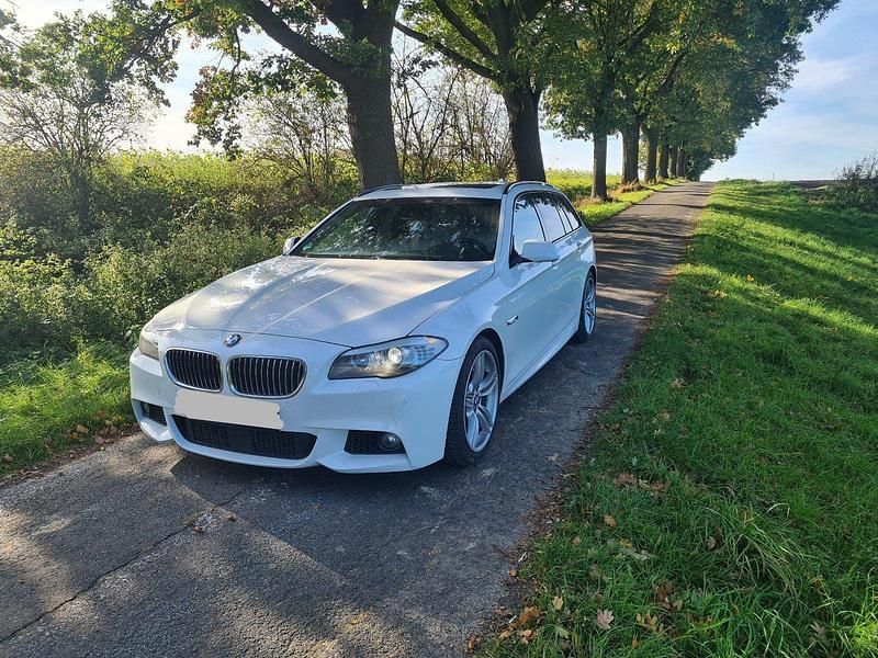 Weiß Gebraucht 2012 BMW 525 M Sport Kombi | 10.500 € (Teuer) - Bild 1/4