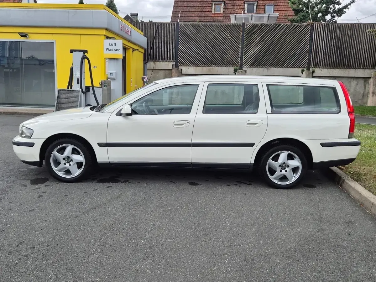 Gebraucht Volvo V70 140 PS (102 kW) 2001 Weiß Kombi