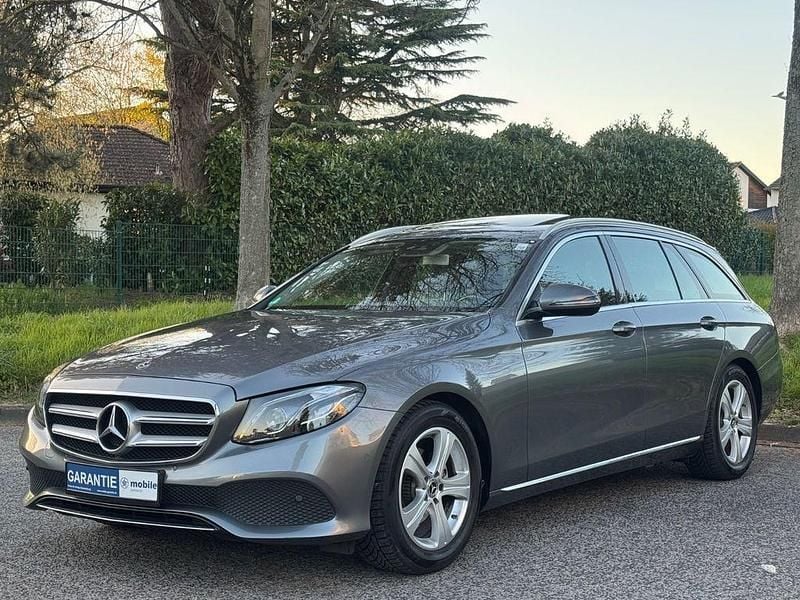 Gebraucht Mercedes E220 Avantgarde 194 PS (142 kW) 2017 Grau Limousine