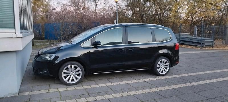 Schwarz Gebraucht 2012 Seat Alhambra Van / Kleinbus | 9.500 € (Etwas zu teuer) - Bild 1/4
