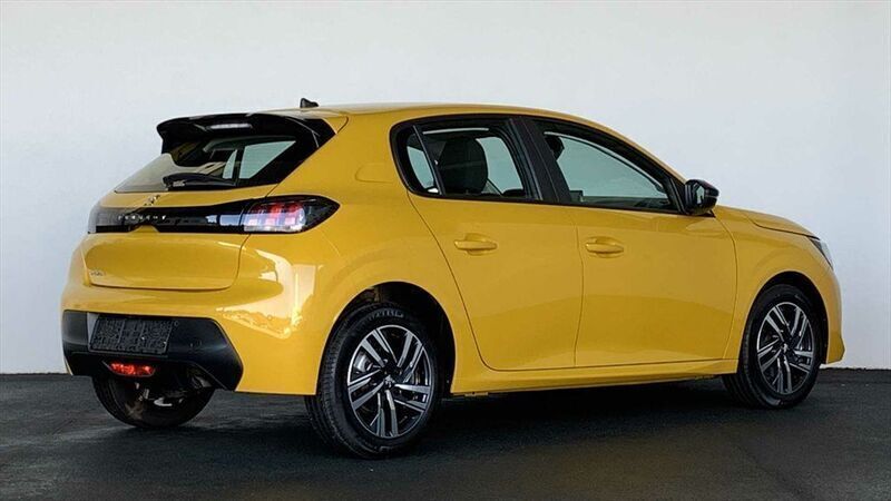 Gebraucht Peugeot 208 Active 101 PS (74 kW) 2023 Gelb / farogelb / metallic Kleinwagen