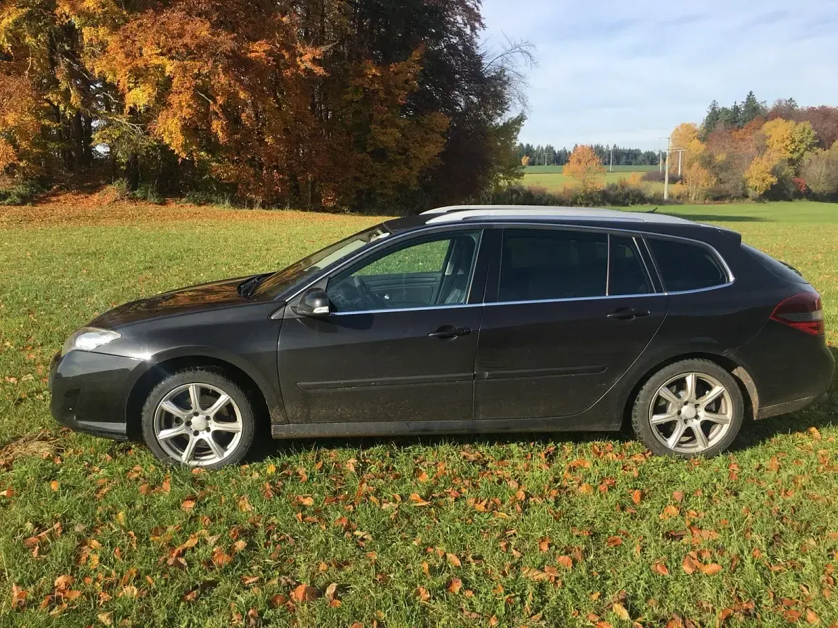 Gebraucht Renault Laguna III 150 PS (110 kW) 2012 Schwarz Kombi