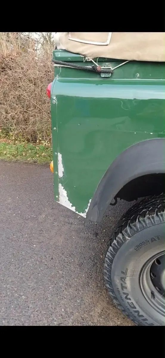 Gebraucht Land Rover Defender 112 PS (82 kW) 1997 Grün SUV