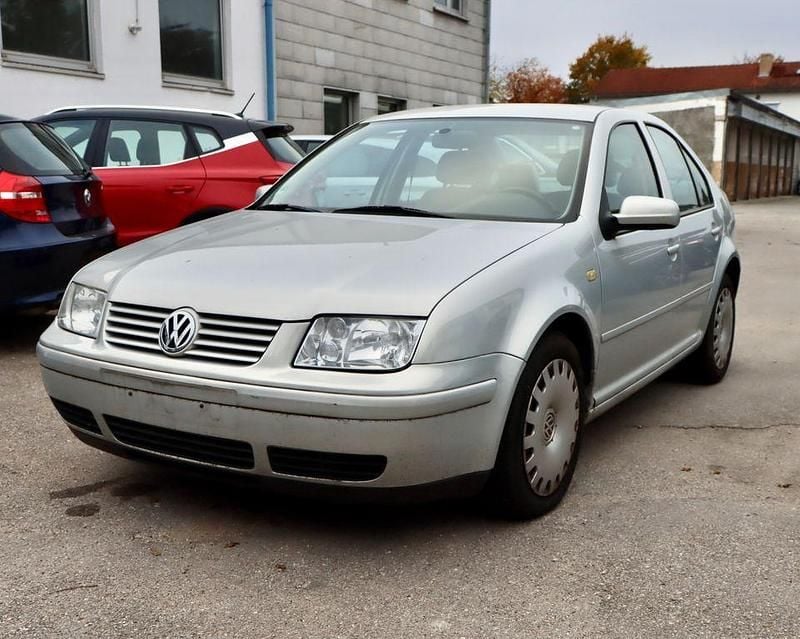 Silber Gebraucht 1999 VW Bora Comfortline Limousine | 1.200 € (Superpreis) - Bild 1/4