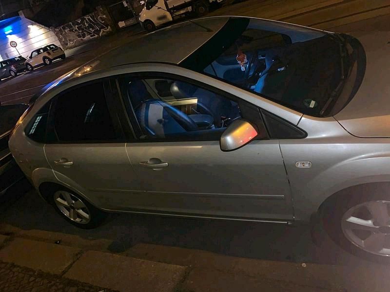 Usata Ford Focus 102 CV (75 kW) 2006 Grigio Berlina