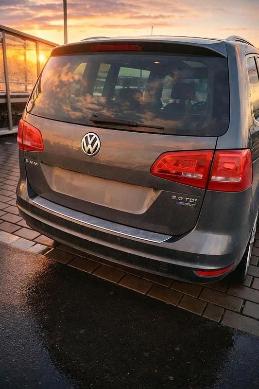 Gebraucht VW Sharan 140 PS (102 kW) 2013 Grau Van / Kleinbus