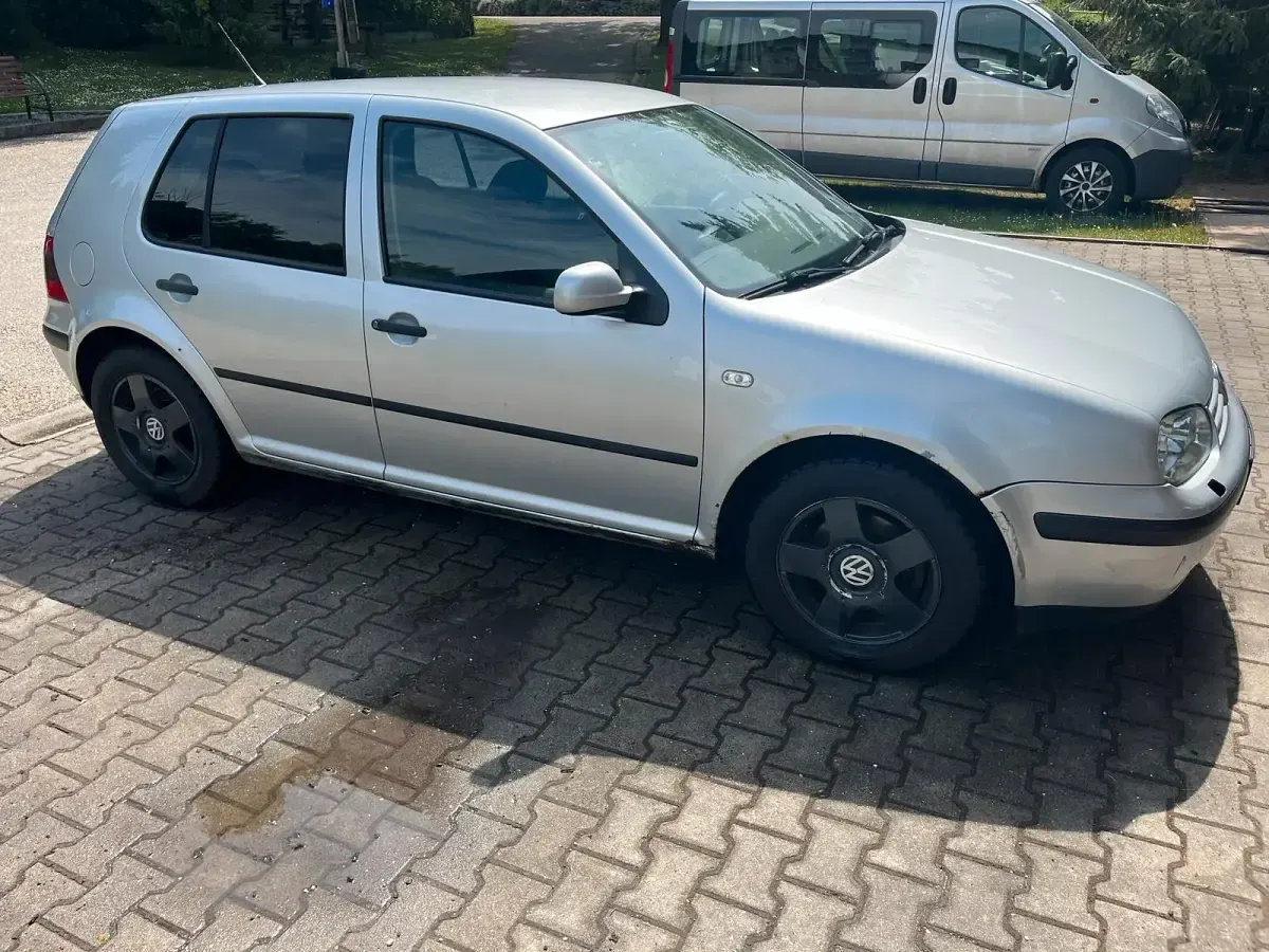 Gebraucht VW Golf IV 90 PS (66 kW) 2001 Silber Kleinwagen