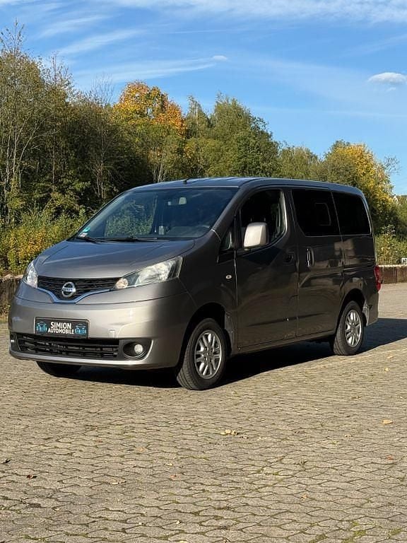 Grau Gebraucht 2014 Nissan Evalia Tekna Van / Kleinbus | 7.990 € (Superpreis) - Bild 1/3