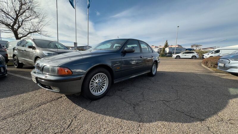 Grau Gebraucht 1999 BMW 535 Limousine | 5.000 € (Superpreis) - Bild 1/4