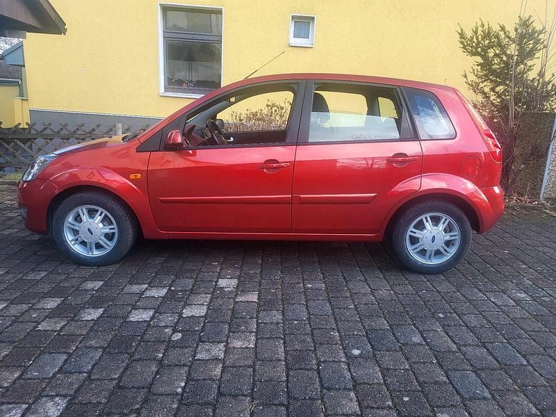 Gebraucht Ford Fiesta Style 101 PS (74 kW) 2007 Orange Kleinwagen