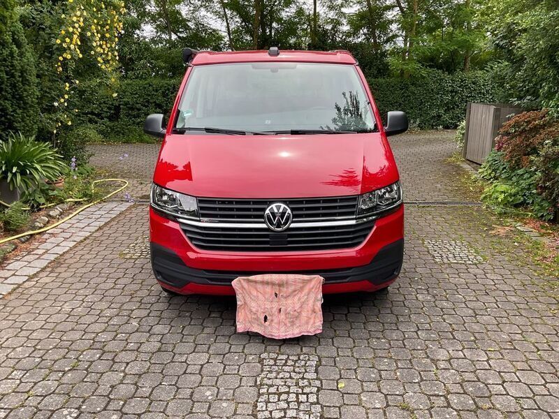 Rot Gebraucht 2024 VW T6.1 California Van | 59.800 € (Etwas zu teuer) - Bild 1/4
