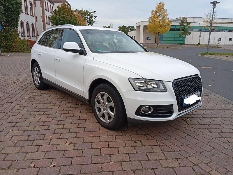 Weiß Gebraucht 2013 Audi Q5 Design SUV | 10.900 € (Fairer Preis) - Bild 1/4