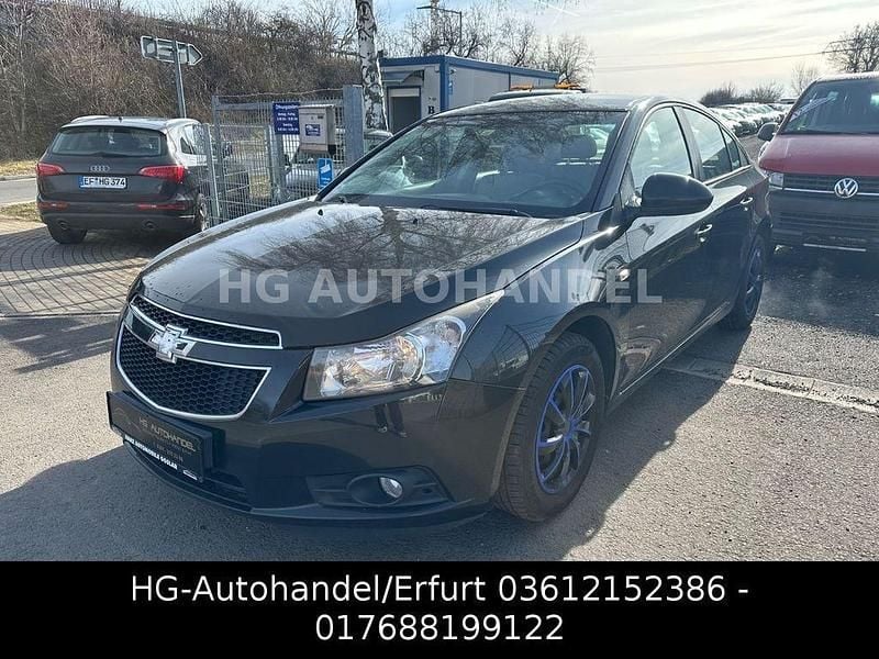 Schwarz Gebraucht 2010 Chevrolet Cruze LS Limousine | 1.200 € (Superpreis) - Bild 1/4