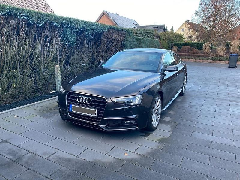 Grau Gebraucht 2014 Audi A5 Sportback S-Line Kleinwagen | 11.500 € (Superpreis) - Bild 1/4