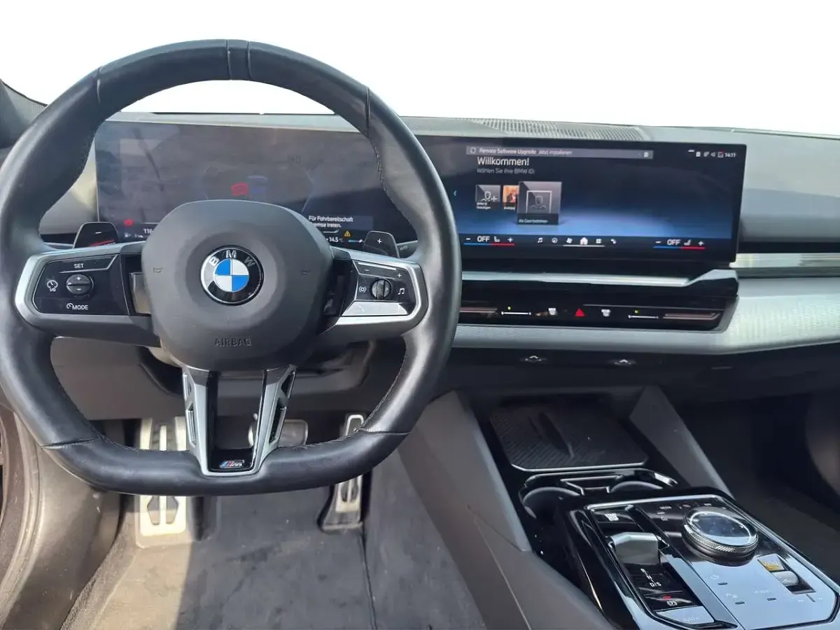 Gebraucht BMW 520 M Sport 197 PS (144 kW) 2024 Grau Limousine