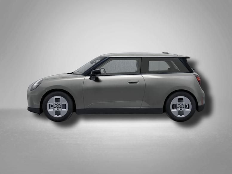 Second-hand Mini Cooper SE Essential 160 kW (218 CP) 2025 Argintiu Hatchback