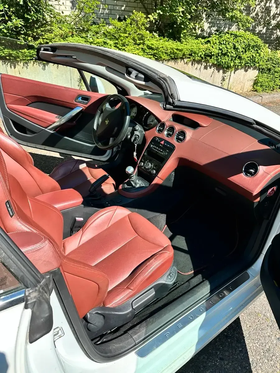 Gebraucht Peugeot 308 CC Platinum 140 PS (102 kW) 2010 Weiß Cabrio