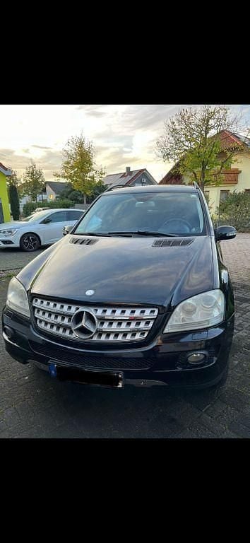 Gebraucht Mercedes ML320 224 PS (164 kW) 2007 Schwarz SUV